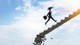 创业好比玩游戏，比得是谁命多！